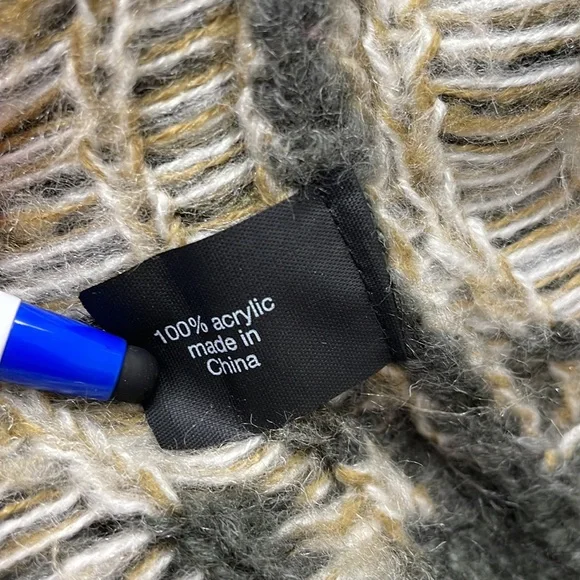 Lane Bryant, size 18/20, grey sweater with southwest pattern - Picture 6 of 7